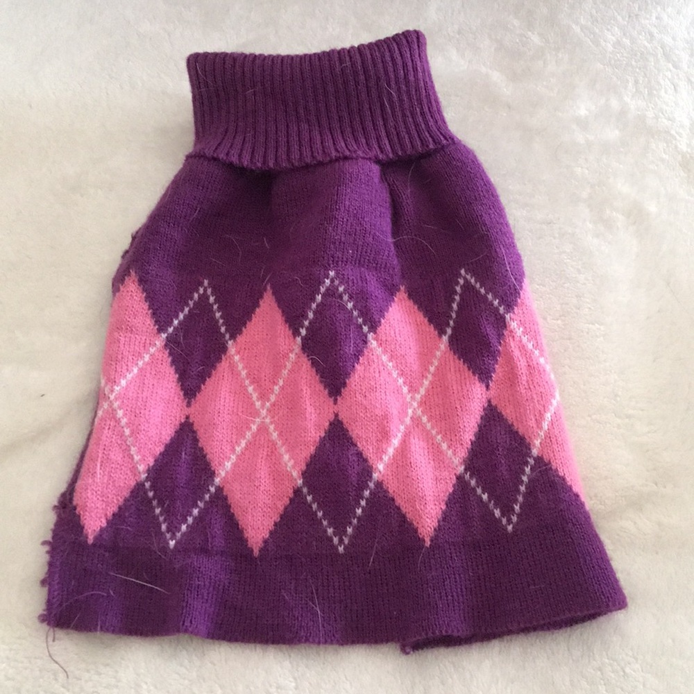 Dog clothes: plaid sweater